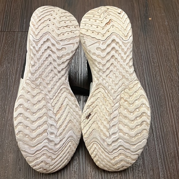 Nike Odyssey React Size 6 - Picture 3 of 5